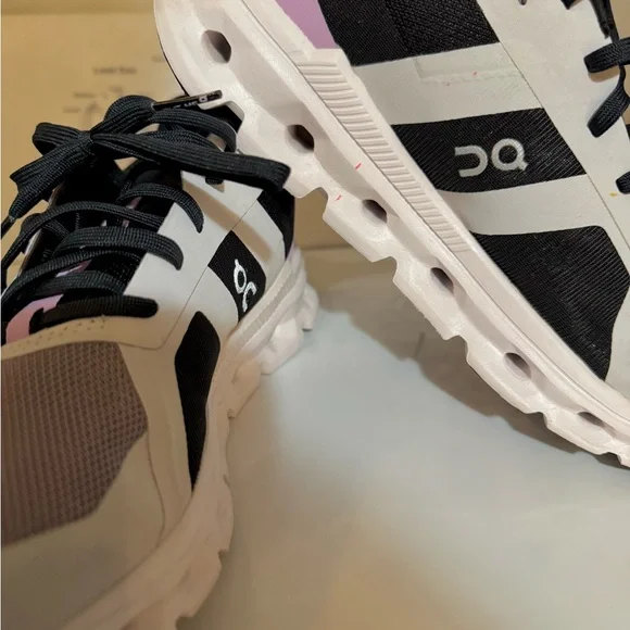 EUC Women's 9.5 On Cloud Cloudrunner 2.0 Heron/Black - Picture 5 of 7